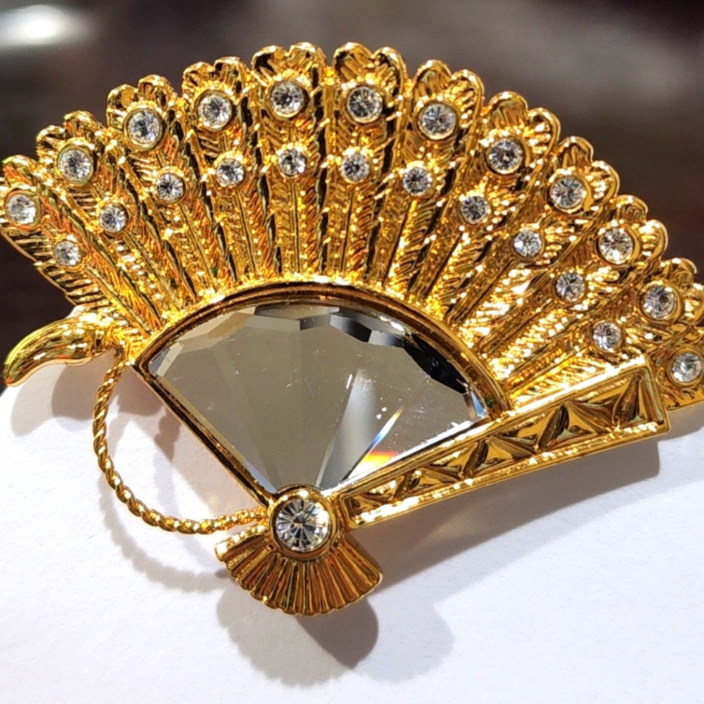 Swarovski Spanish pin brooch VINTAGE